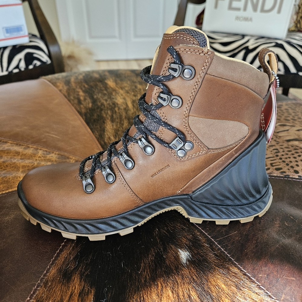 Womens hiking boots